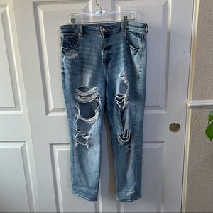 American Eagle Stretch Mom Jean